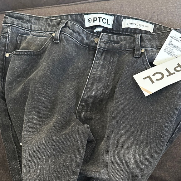 Studded Heart Cutout Wide-Leg Jeans in Washed Black - Picture 8 of 9